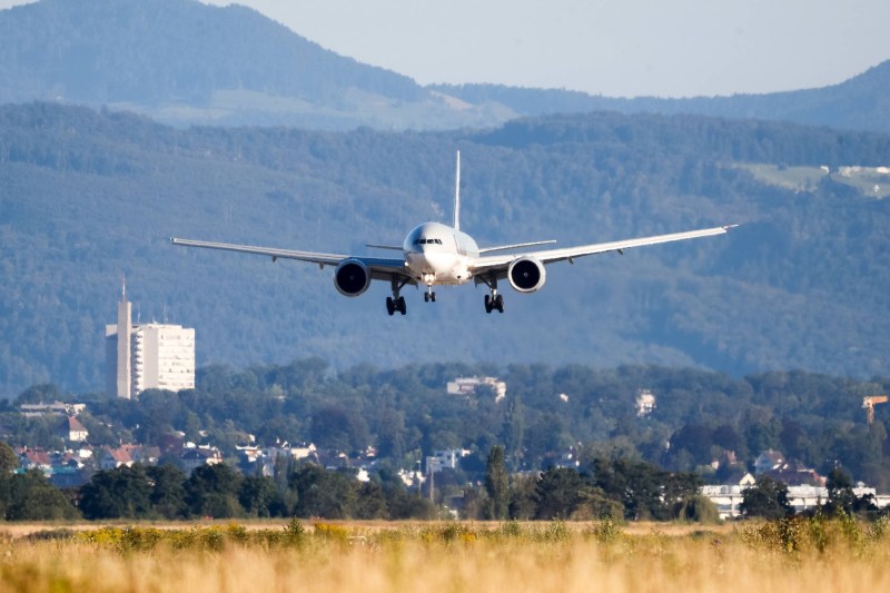 Aeroportul singular din Europa ce permite aterizări în 3 țări diferite