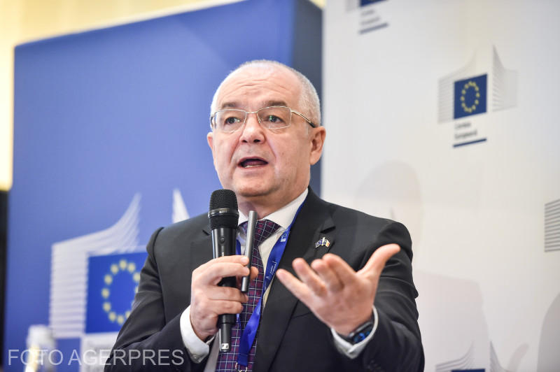 Alegeri prezidențiale 2025. Emil Boc, la ieșirea de la urne: „Mă bucur că românii înțeleg importanța momentului. În joc este destinul României”