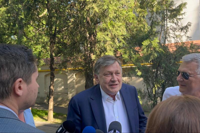 Alegeri prezidențiale 2025. Exit-poll-uri anticipate cu optimism la sediul de campanie al lui Crin Antonescu, fosta locație USL