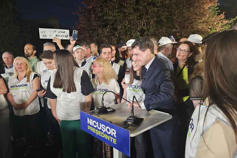 Alegeri prezidențiale 2025: Reportaj despre reacția lui Nicuşor Dan la anunțarea exit-poll-urilor. Susținătorii săi surprinși de rezultatele obținute