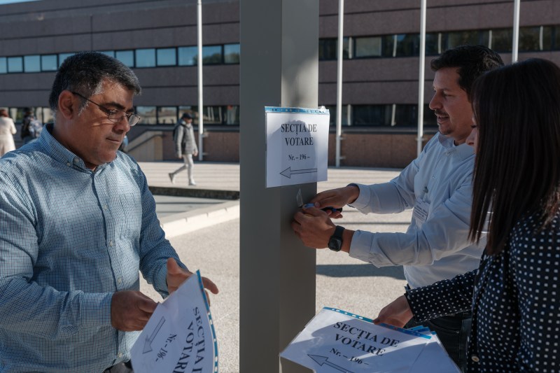 Alegeri prezidențiale 2025. Românii din diaspora își încep votul pentru al doilea tur. Secțiile de votare din străinătate se deschid joi seară.