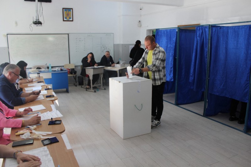 Alegeri prezidențiale 2025, turul 2. Schimbare semnificativă în privința votului din Republica Moldova comparativ cu primul tur. Numărul votanților din 4 mai a fost depășit. Comparație cu voturile românilor din Spania