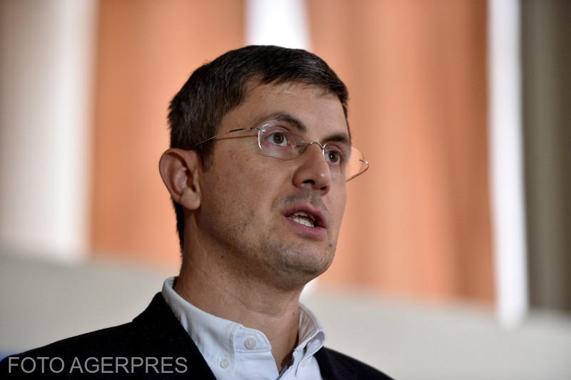 Alegeri prezidențiale din 2025. Dan Barna, la vot: „Aceste alegeri reflectă mai mult ca niciodată universul lui Caragiale”