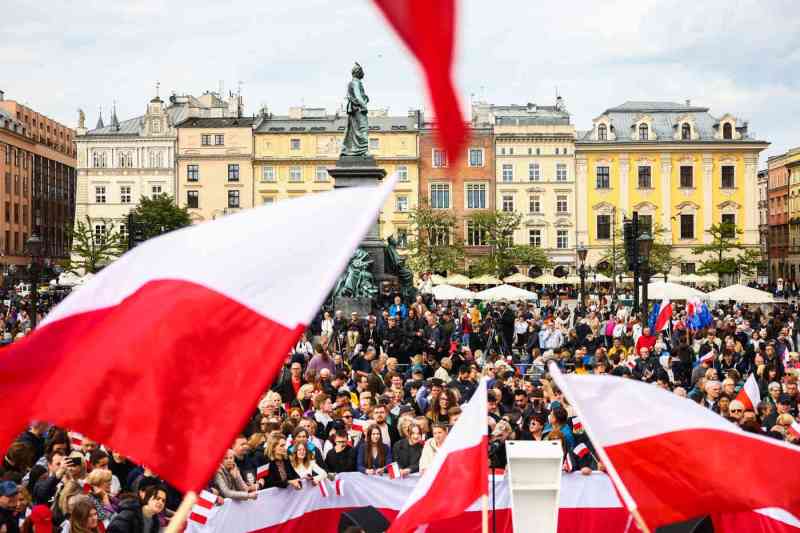 Alegeri prezidențiale în Polonia: Campanie intensă între liberalul Trzaskowski și conservatorul Nawrocki / Legătura cu alegerile din România