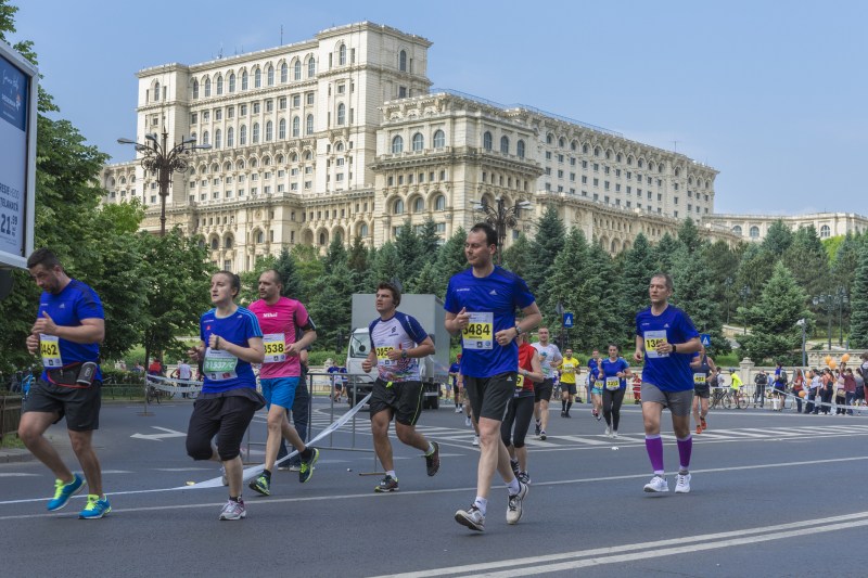 Aproape 10.000 de alergători, așteptați weekendul acesta la Semimaratonul București / Restricții de trafic în Capitală