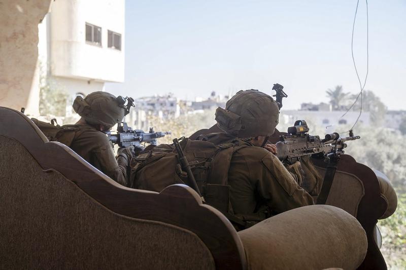 Armata israeliană, acuzată de utilizarea palestinienilor ca scuturi umane. Detalii despre "protocolul țânțarilor"