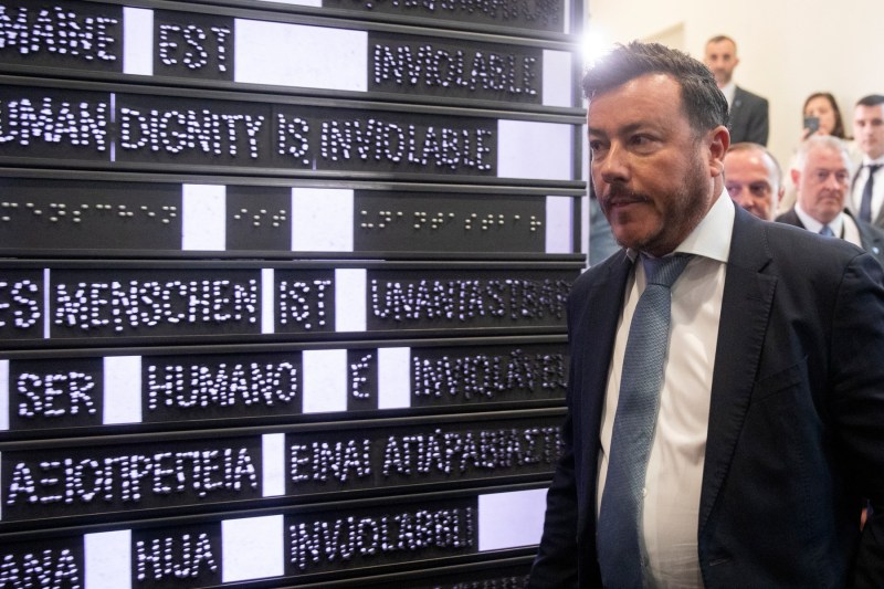 Austria suspectează că miliardarul Rene Benko a fost ajutat să își disimuleze averea