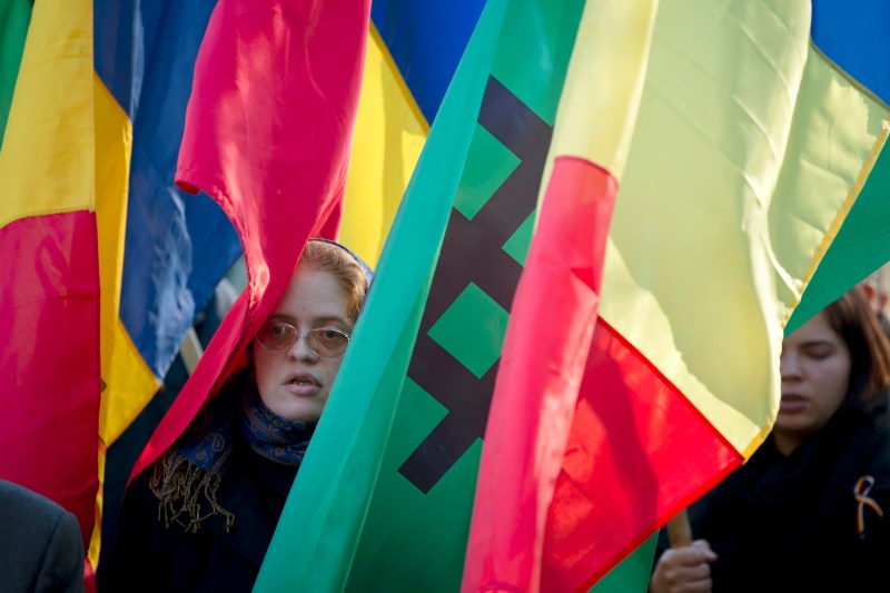 Autoritățile au percheziționat locuința unui jurnalist care a fotografiat comemorarea lui Zelea Codreanu, pentru că nu a predat imaginile: „Responsabilitatea jurnaliștilor nu este să îndeplinească sarcinile statului”
