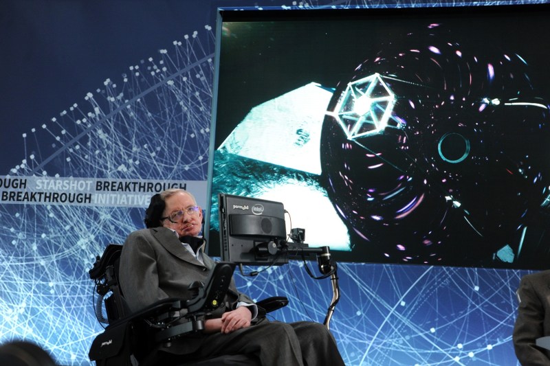 Avertismentul lui Stephen Hawking din 2014 despre „singularitate” rămâne extrem de relevant astăzi. Este problema chiar cea pe care o percepem?