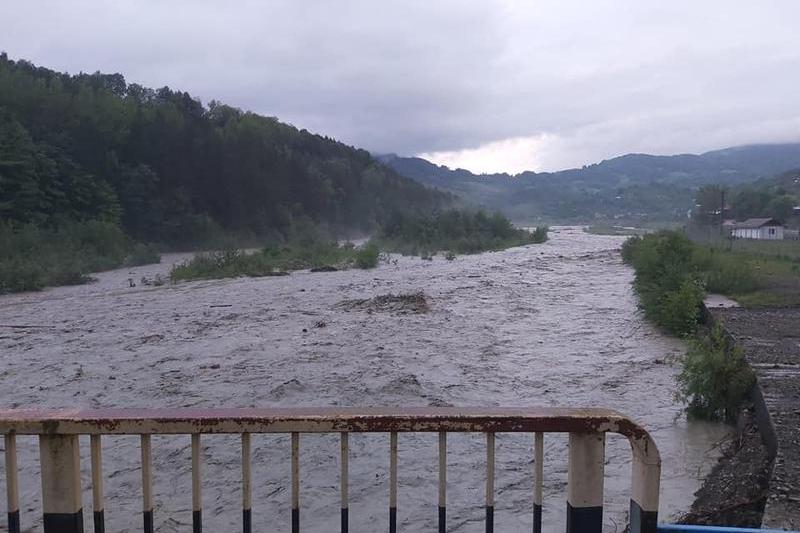 Avertizare de viitură din Ucraina, impact asupra Vrancei. Debitele Siretului ar putea atinge 2.000 metri cubi pe secundă