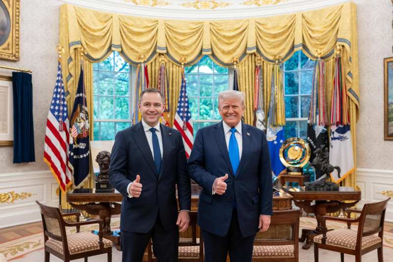 Candidatul conservator la președinția Poloniei s-a întâlnit cu Trump, stânga criticând vehement întâlnirea.