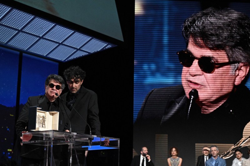 Cannes 2025: Regizorul Jafar Panahi câștigă Palme d’Or pentru „Un simplu accident”