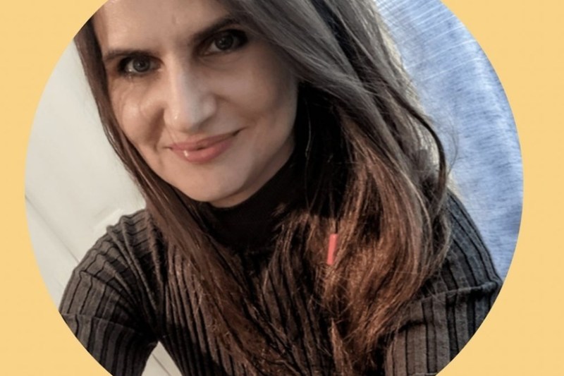 Cătălina Florina Florescu, autoare stabilită în SUA, lansează un nou volum despre discriminare și puterea vindecătoare a teatrului scris de femei