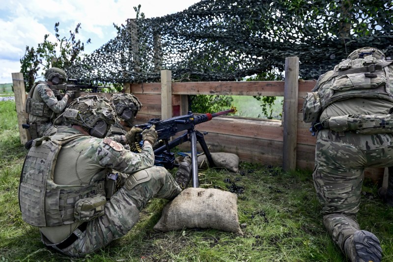 Caz de corupție la agenția de achiziții militare a NATO; mai mulți suspecți reținuți