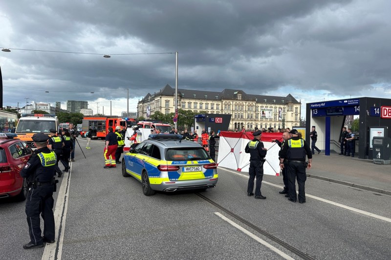 Cel puțin 12 persoane rănite într-un atac cu cuțitul în Hamburg
