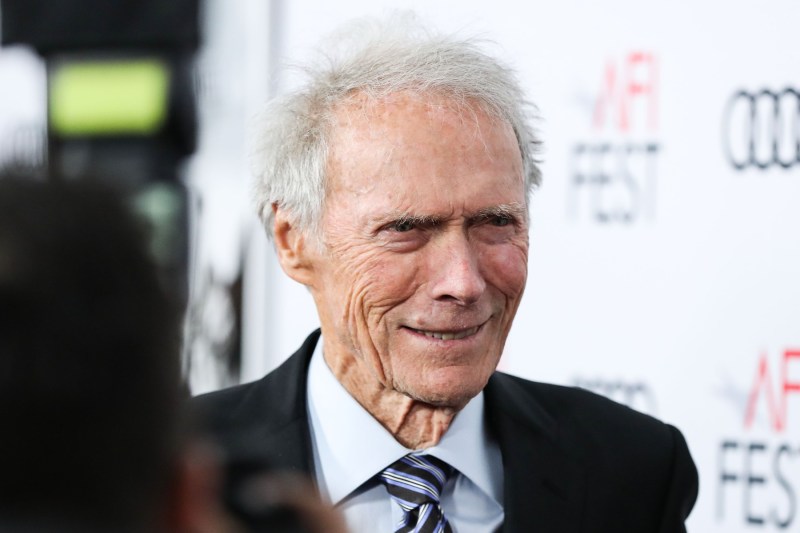 Clint Eastwood își exprimă dorința de a continua să filmeze până când va „deveni cu adevărat senil”