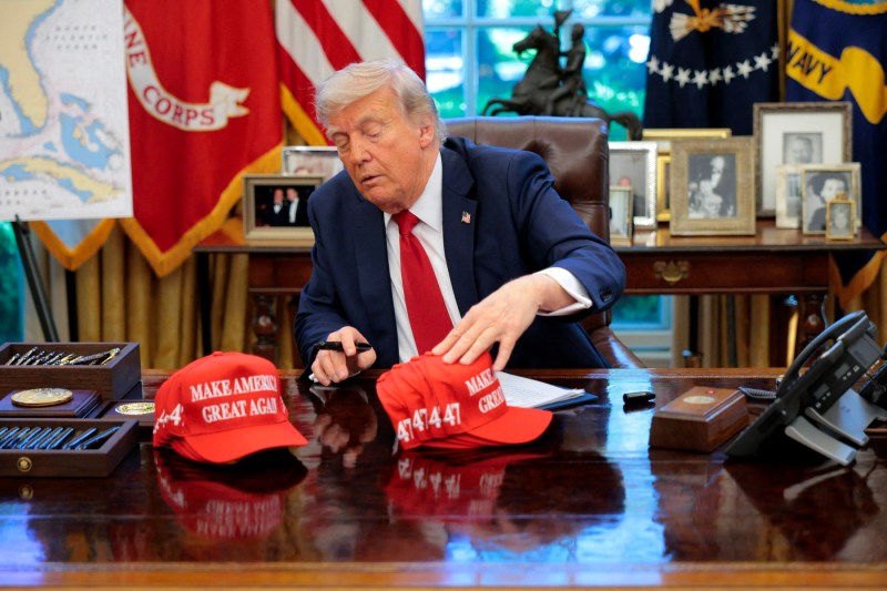 Critici neașteptate pentru Donald Trump din interiorul cercului său MAGA, de la activista Laura Loomer