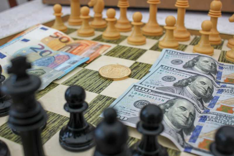 Cum ar putea euro să devină mai influent decât dolarul. Președinta Băncii Centrale Europene: „Euro nu își va câștiga influența prin inerție”