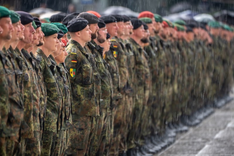 Desfăşurare istorică pentru Bundeswehr: Crearea unei noi unităţi de luptă pe flancul estic al NATO