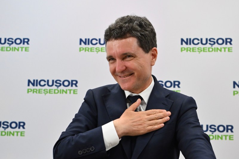Dezbaterea între Simion și Dan de la Euronews îl face pe un cunoscut susținător al lui Trump să declare: „Îl votez pe Nicușor fără ezitare”