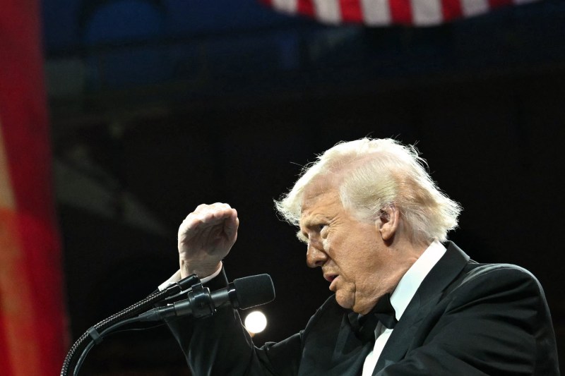 Donald Trump, după alegerea primului papă american: „O mare onoare pentru statele noastre”