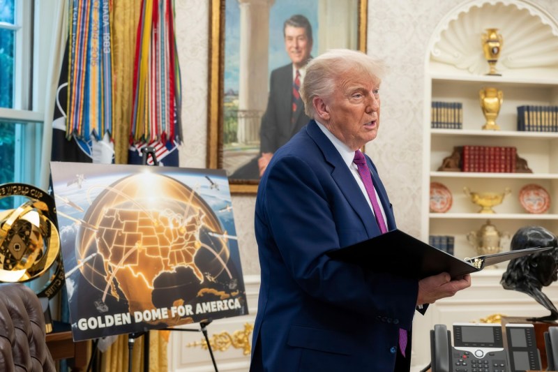 Donald Trump oferă Canadei scutul „Golden Dome” gratuit în cazul unirii cu SUA