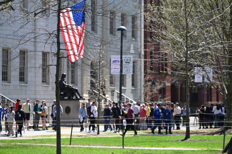 Donald Trump propune retragerea a 3 miliarde de dolari de la Harvard, etichetată ca „foarte antisemită”, pentru a investi în școlile profesionale
