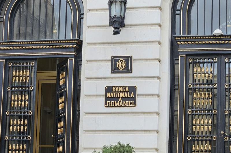 Dragoș Cabat (CFA): Anticipez o revenire a cursului de schimb în zilele viitoare. Banca Națională a României atenuează turbulențele în perioade de instabilitate politică.