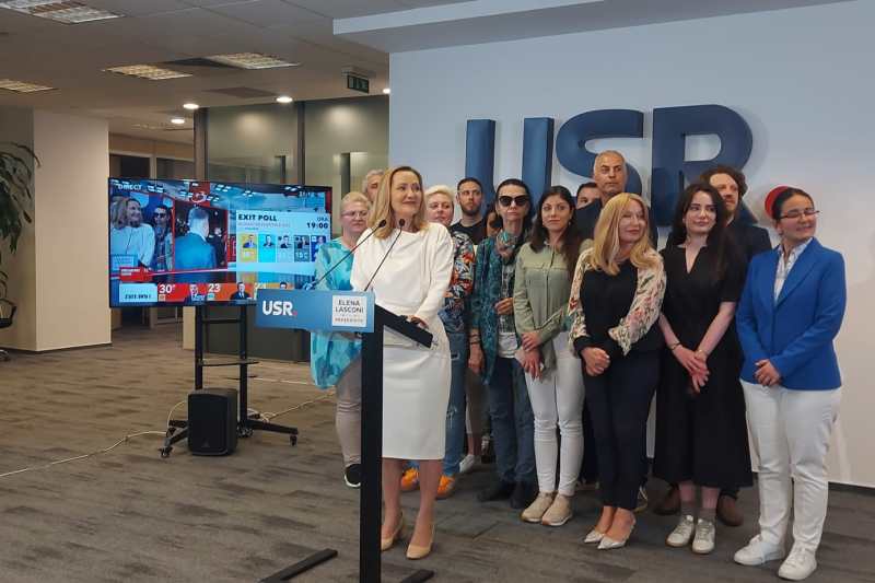 Elena Lasconi: Scădere dramatică de la 19% la aproximativ 3% / În turul doi, îl preferă pe „Brad Pitt” între Nicușor Dan și Crin Antonescu