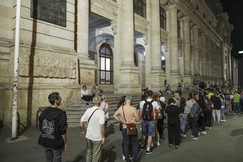 Eveniment stelar în București, 17-18 mai: vot, Noaptea Muzeelor și concerte de excepție