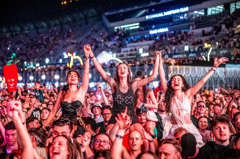 Festivalul Untold oferă vouchere de 150 de lei pentru votanții din 18 mai