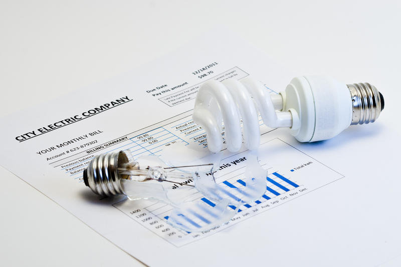 Furnizorii de energie au obligația de a informa clienții cu privire la noul preț al energiei începând cu 1 iulie