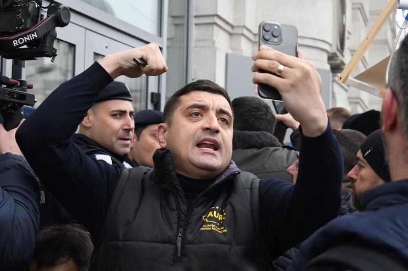 George Simion acuză organizațiile non-guvernamentale critice de a fi „o agenție” a lui Soros. Răspunsul Funky Citizens: „Miau!”