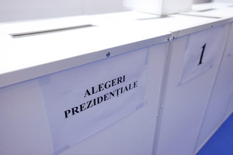 Incident la o secție de votare din Corbeanca: O delegată AUR a purtat un tricou inscripționat cu „CG1”, provocând reclamații