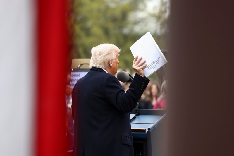 Influența lui Trump asupra politicii globale: scrutin cu scrutin – deși nu pe placul președintelui. Excepția României contrazice tendințele din Canada și Australia