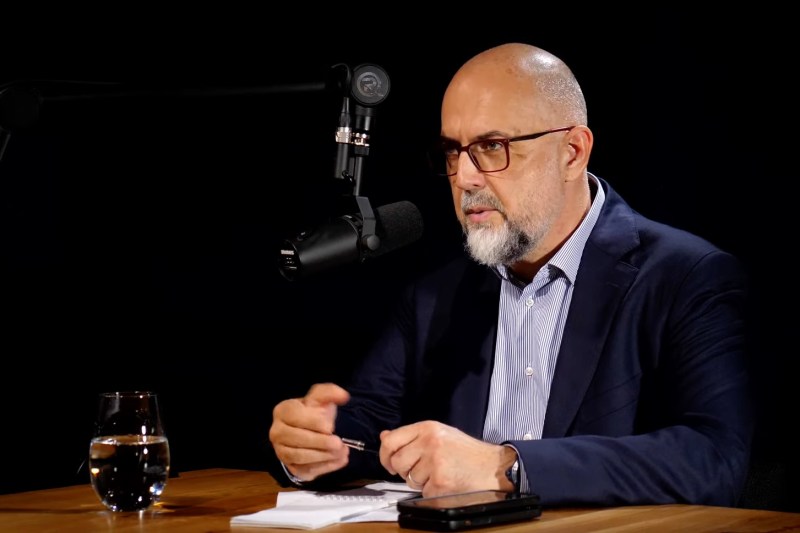 Kelemen Hunor, rezervat după exit-poll-urile care îl indică pe Nicușor Dan drept câștigător