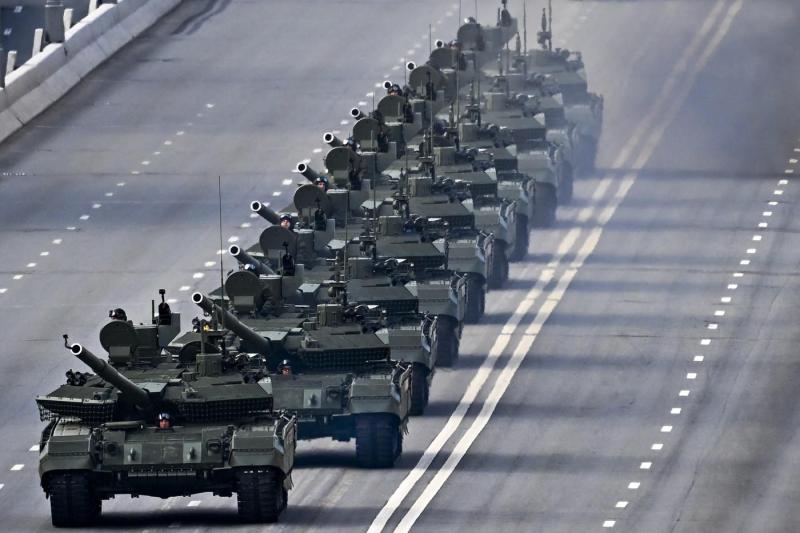 LIVE: O demonstrație a puterii militare a Rusiei în Piața Roșie / Lideri invitați de Putin, inclusiv Xi Jinping, și un singur premier din UE / Ucraina denunță „a patra paradă a cinismului”