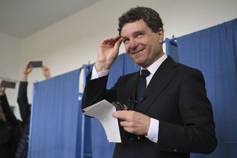 LIVE VIDEO Nicușor Dan, primul mesaj după anunțarea exit-poll-urilor favorabile