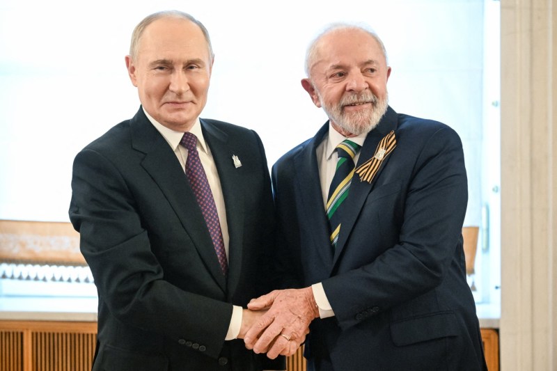Lula din Brazilia solicită o întărire a „parteneriatului strategic” cu Rusia la Kremlin