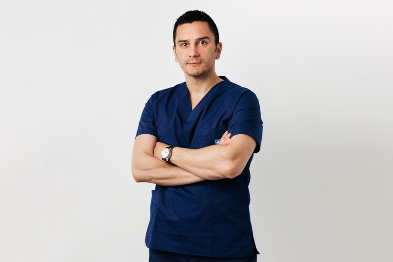 MedLife lansează, în premieră în Europa de Sud-Est, Centrul de Excelență în Neurochirurgia Pelvină, dedicat tratării durerii pelvine cronice
