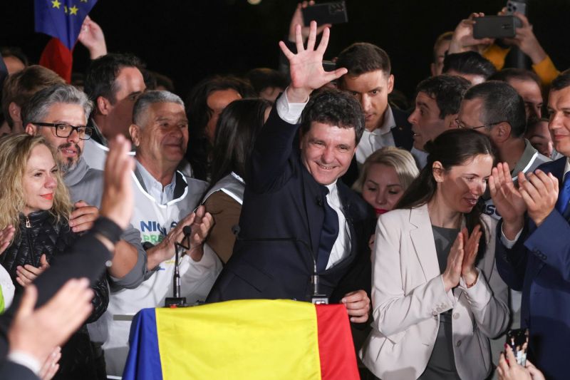 Mesajul lui Nicuşor Dan înainte de ceremonia de învestitură: „Avem de reparat 35 de ani. Nu va fi ușor”
