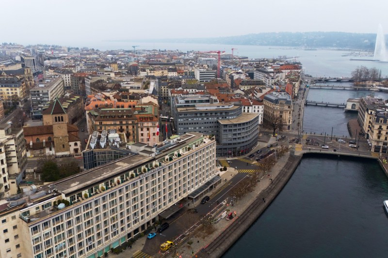Negocieri semnificative între SUA și China în contextul războiului comercial: Reprezentanți de top ai ambelor părți se întâlnesc într-o locație secretă dintr-o „țară neutră"