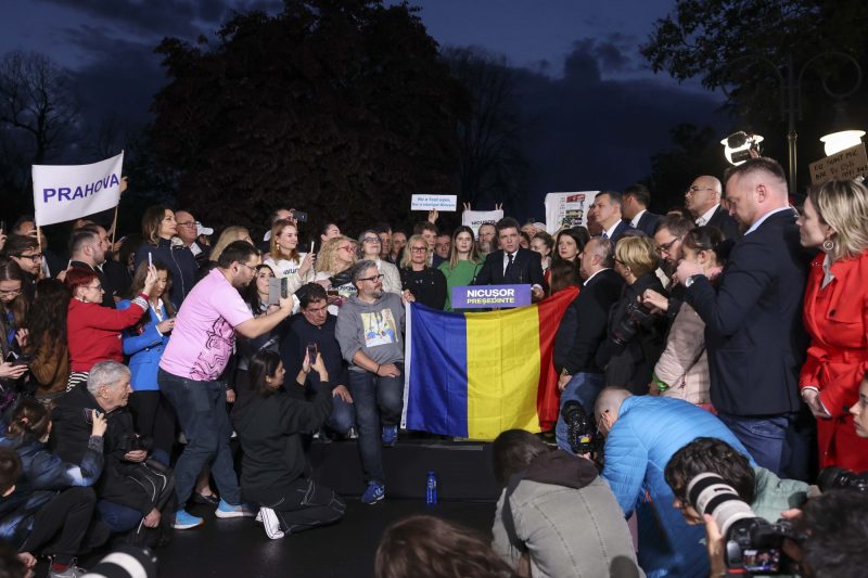Nicușor Dan, în curând față în față cu susținătorii săi din București