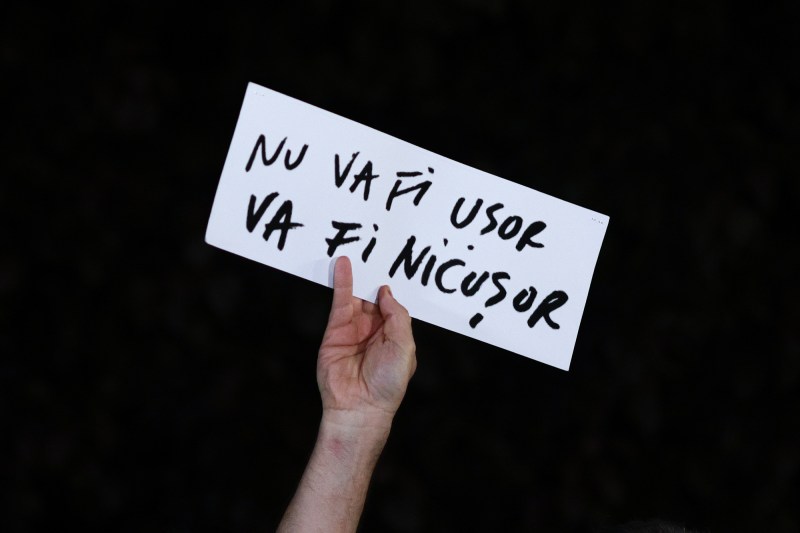 Nicușor Dan se confruntă cu provocări majore în lupta împotriva sărăciei, alături de cetățeni