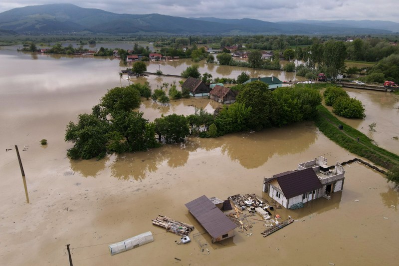 Nicușor Dan se va deplasa la Salina Praid, amenințată de prăbușire din cauza inundațiilor