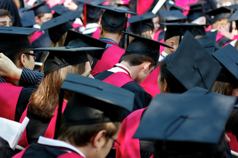 Numărul românilor care urmează studii la Harvard / Comunicat al Ambasadei României în SUA, în urma deciziei administrației Trump
