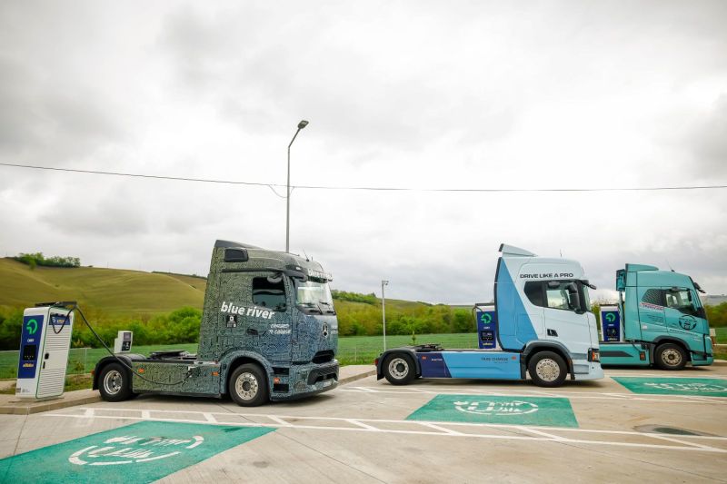 OMV Petrom a deschis cel mai mare hub de încărcare pentru mașini electrice din România