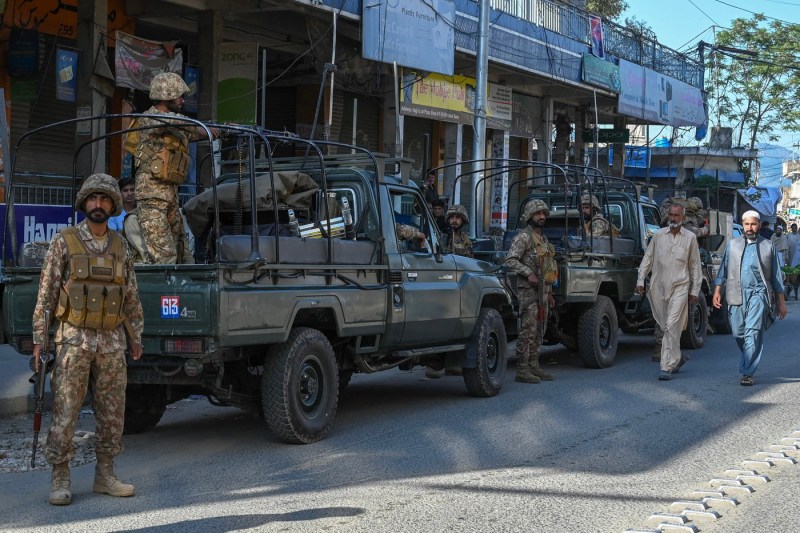 Pakistan permite forțelor armate să răspundă atacurilor cu arme de precizie din partea Indiei