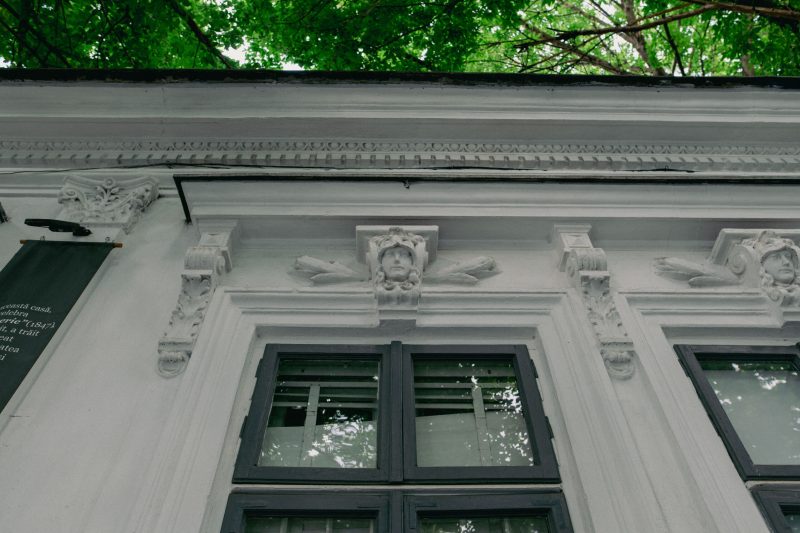 Parfumeria, cea mai veche și îndrăgită casă din cartierul evreiesc, a fost restaurată.