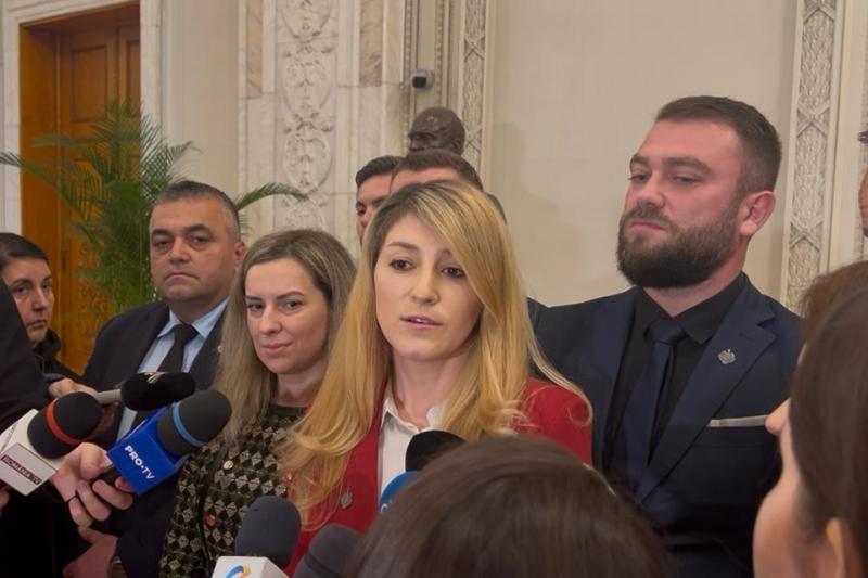 Parlamentarii care au demisionat din Partidul Oamenilor Tineri nu intenționează să se alăture altor formațiuni: „Nu vrem să repetăm greșelile liderilor în care am avut încredere”